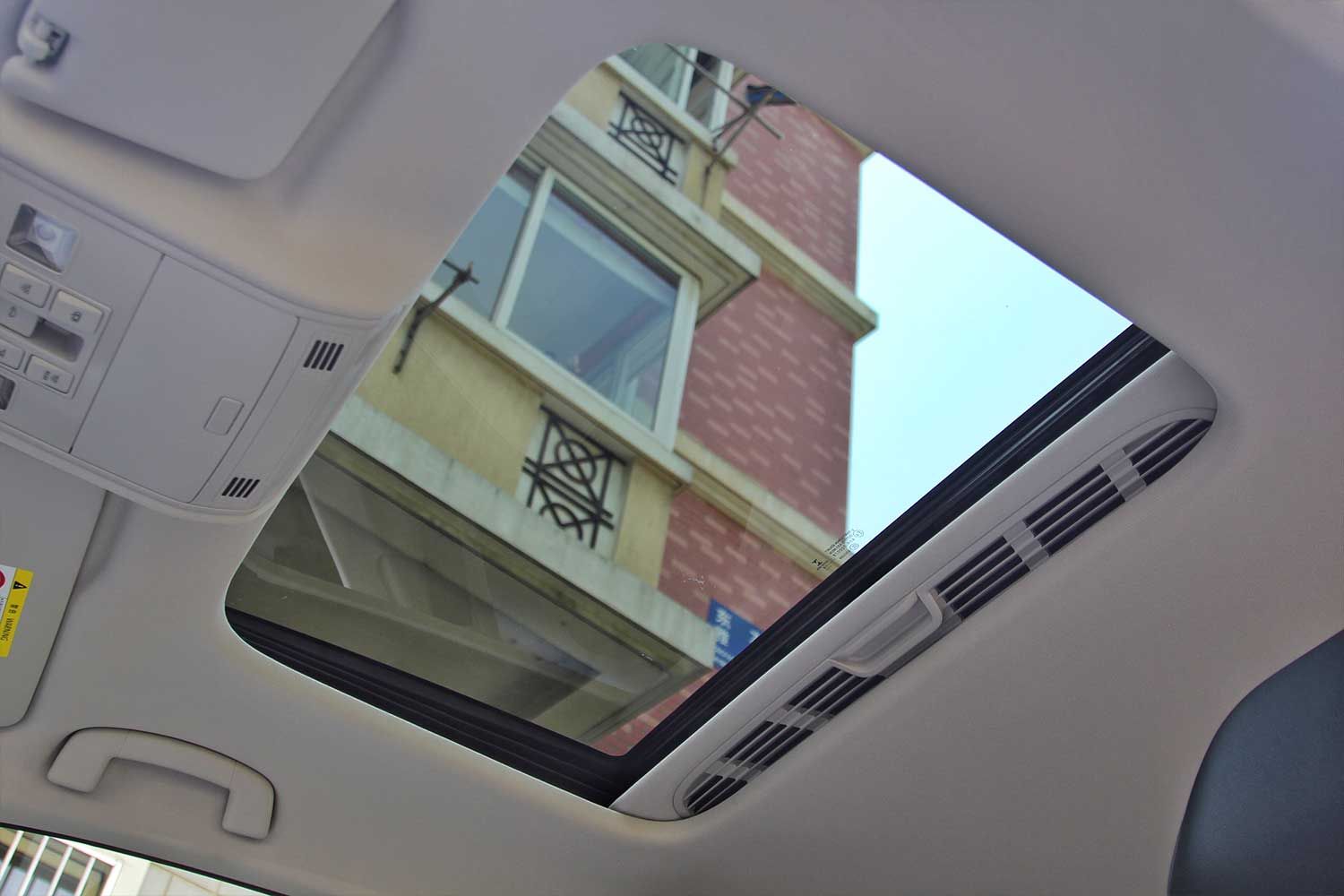 南北大众的兄弟之争 全新朗逸对比全新宝来