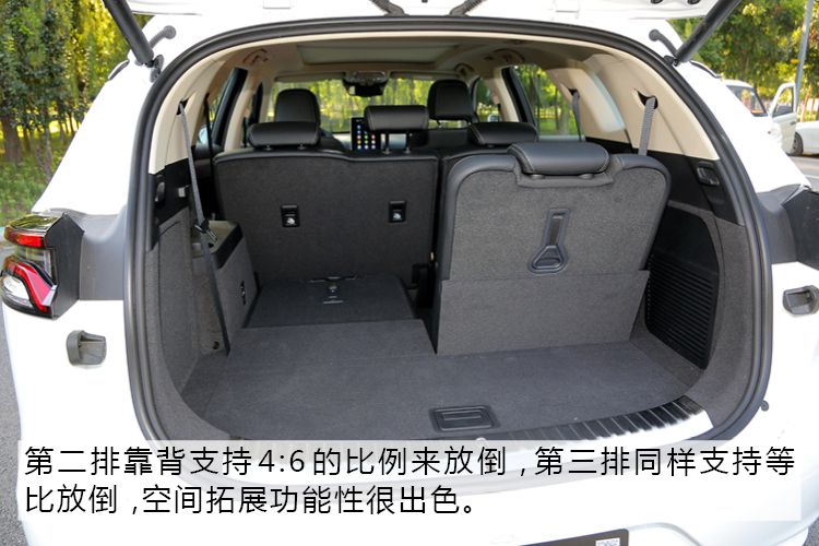能满足带娃出行需求吗 奶爸评比亚迪全新唐