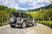 Jeep(进口)-牧马人-2.0T Sahara四门版