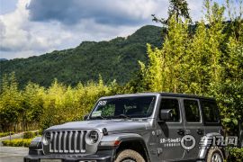 Jeep(进口)-牧马人-2.0T Sahara四门版