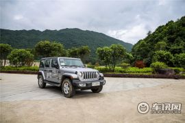 Jeep(进口)-牧马人-2.0T Sahara四门版