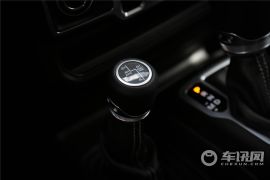 Jeep(进口)-牧马人-2.0T Sahara四门版