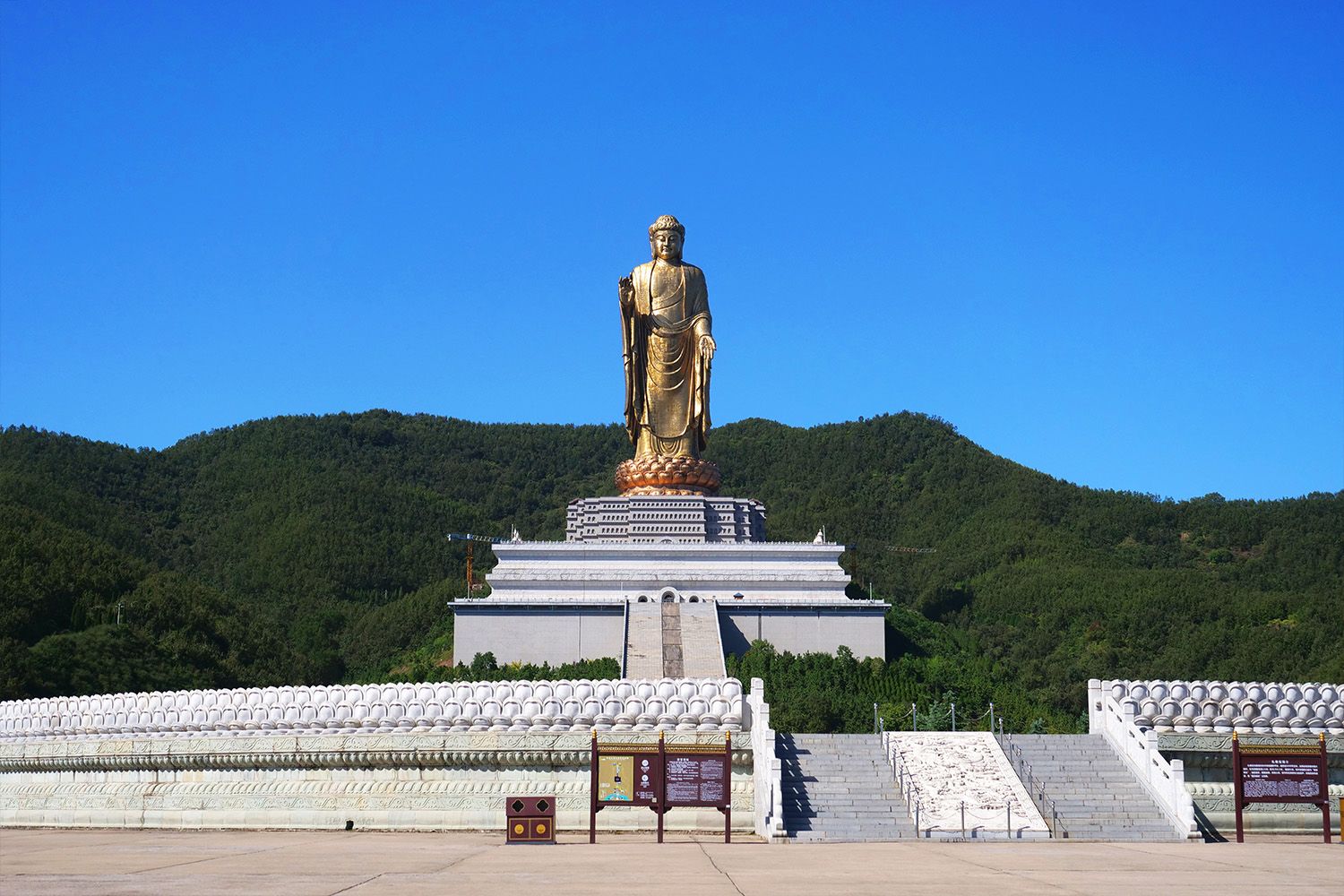 佛泉寺佛系之旅 体验别克威朗20T豪华型