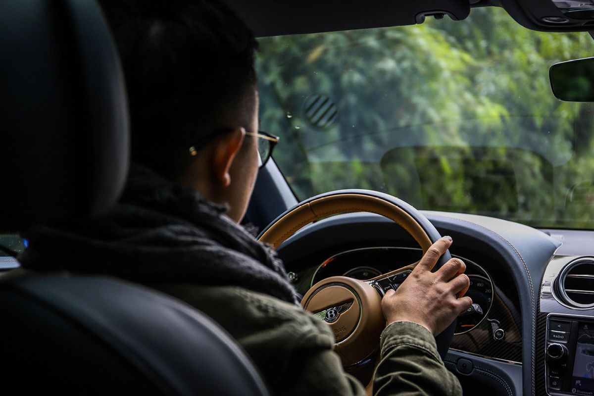 先是宾利后是SUV offroad体验宾利添越V8