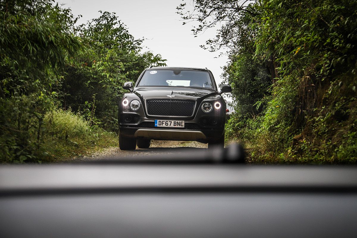 先是宾利后是SUV offroad体验宾利添越V8