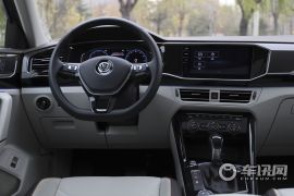 一汽-大众-一汽大众探岳-380TSI 四驱旗舰型  ￥31.98