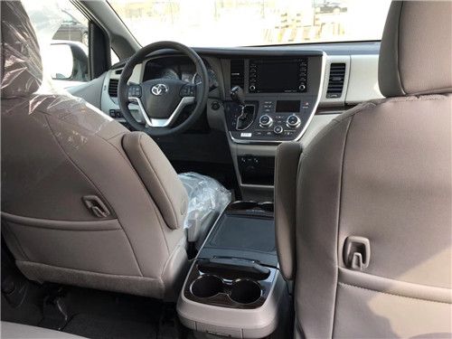 19款塞纳全系到港颜色齐全 商务家用首选