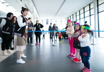 打破束缚 BMWX2跨界而来 小画家开启新世界