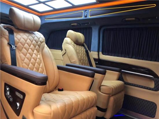 奔驰V260L改装七座商务车内饰装修报价多少
