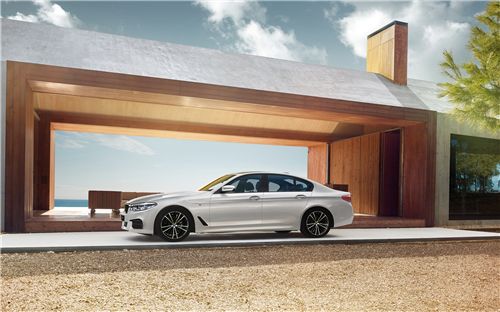 买车到底该听谁的？BMW 5系有话说 