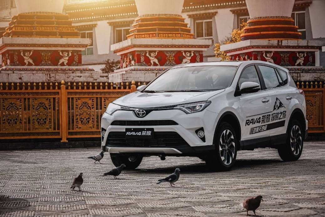 rav4已经经历了4代的变化,直至2016年,为了更贴合中国市场,拥有全新的