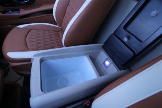 杭州奔驰威霆改装商务房车豪华内饰配置图片