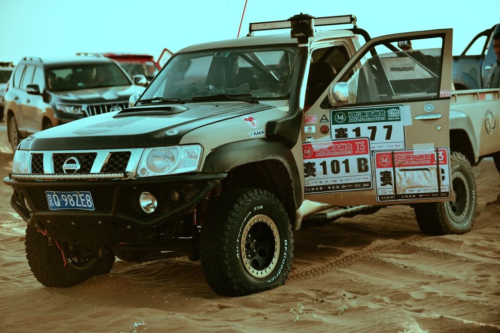 在沙漠随意碾压TANA戴特轮毂征战阿拉善英雄会