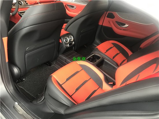 奔跑AMG GT53 磨砂灰搭配黑白纳帕真皮内饰实拍成效图
