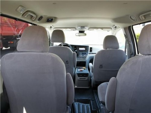 20款丰田塞纳舒适奢华港口现车低价    