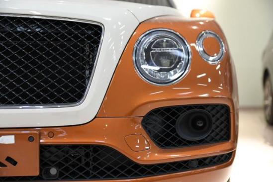 2019款宾利添越双拼外观V8汽油 4.0价格