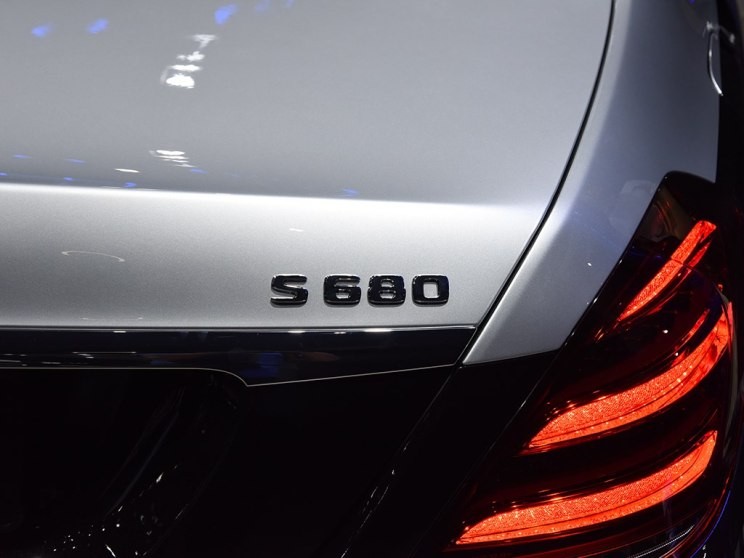 2020款迈巴赫S680黑米现车/双色现车 详情