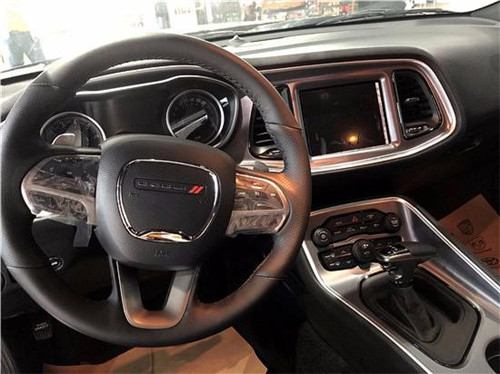 道奇挑战者 炫酷地狱猫降价酬宾 任你纵横