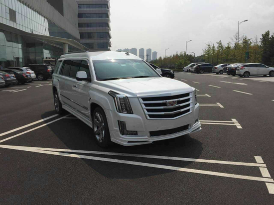 白色凯迪拉克总统一号，赔钱半价就卖 现车