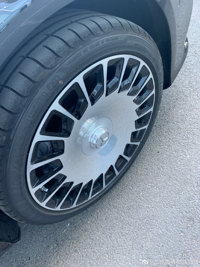 奔驰S450顶尖科技与迈巴赫极致专属体验