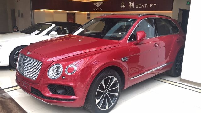 全新宾利添越顶级奢华SUV 港口现车报价