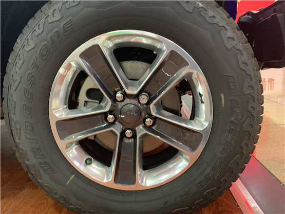 全新JEEP牧马人2.0T港口现车报价配置详解