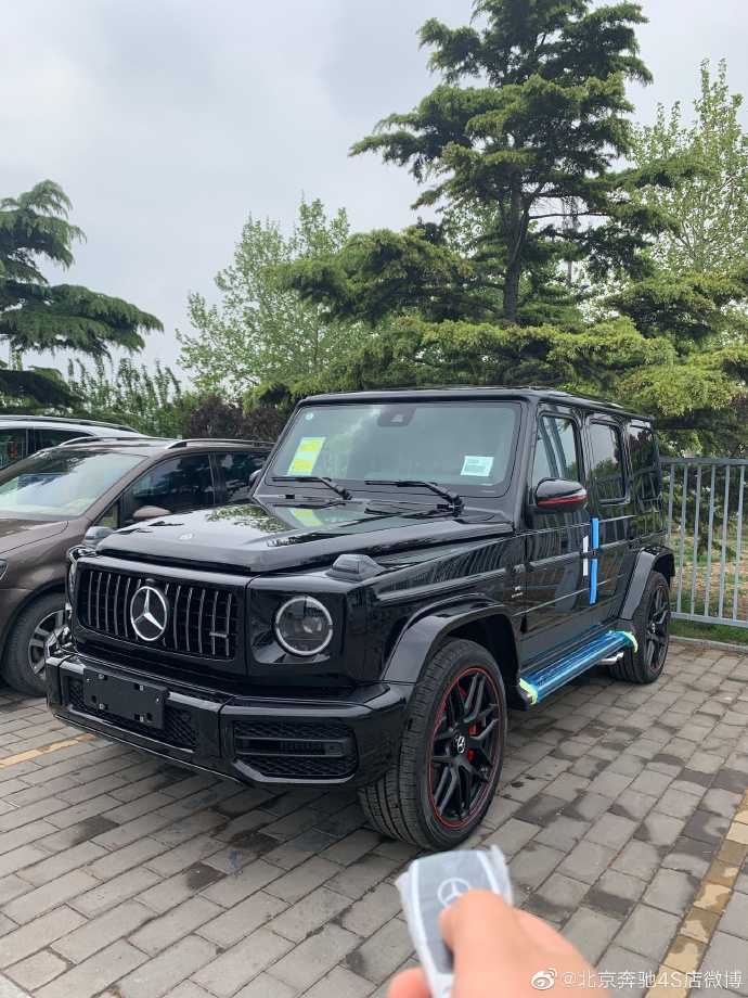 更多宠爱的目光 北进口奔驰G63AMG     