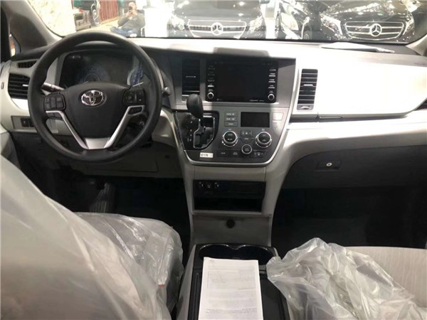 2020款加版塞纳LTD 性价比最高的MPV 最新