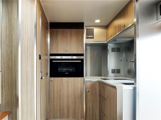 进口乌尼莫克改装越野房车 全地形 一路