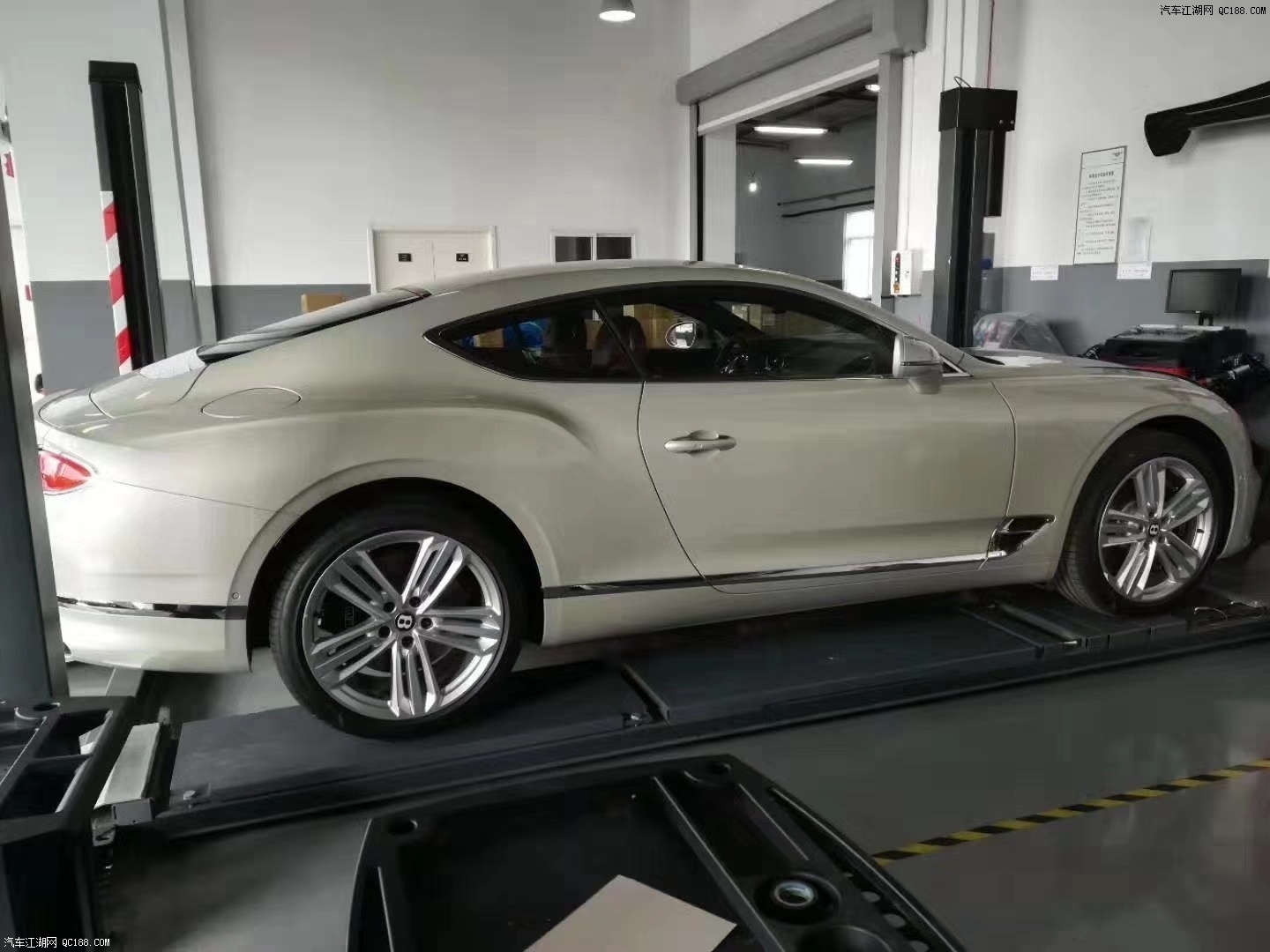 2019款宾利欧陆GT4.0T配置参数详细解读