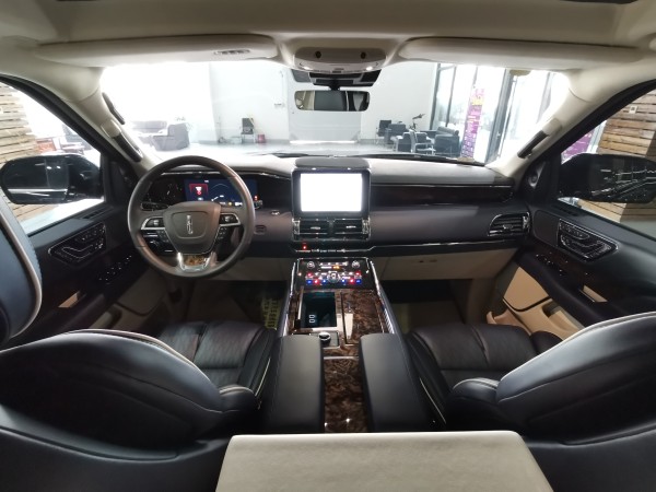 天津港进口林肯领袖一号隐藏六座全隔断