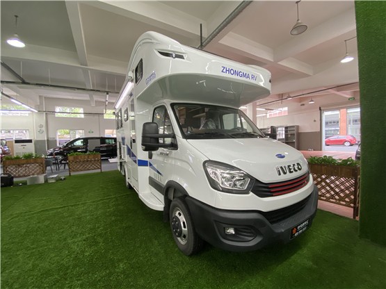 宇通房车c535价格 依维柯c型房车现车优惠