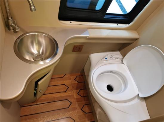 新款柯斯达10座商务车丰田10座卫生间版