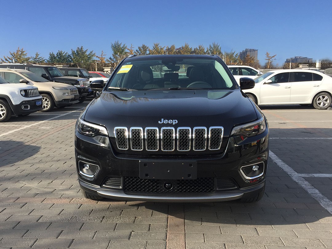 jeep自由光2020款夜鹰版 豪华版促销中 