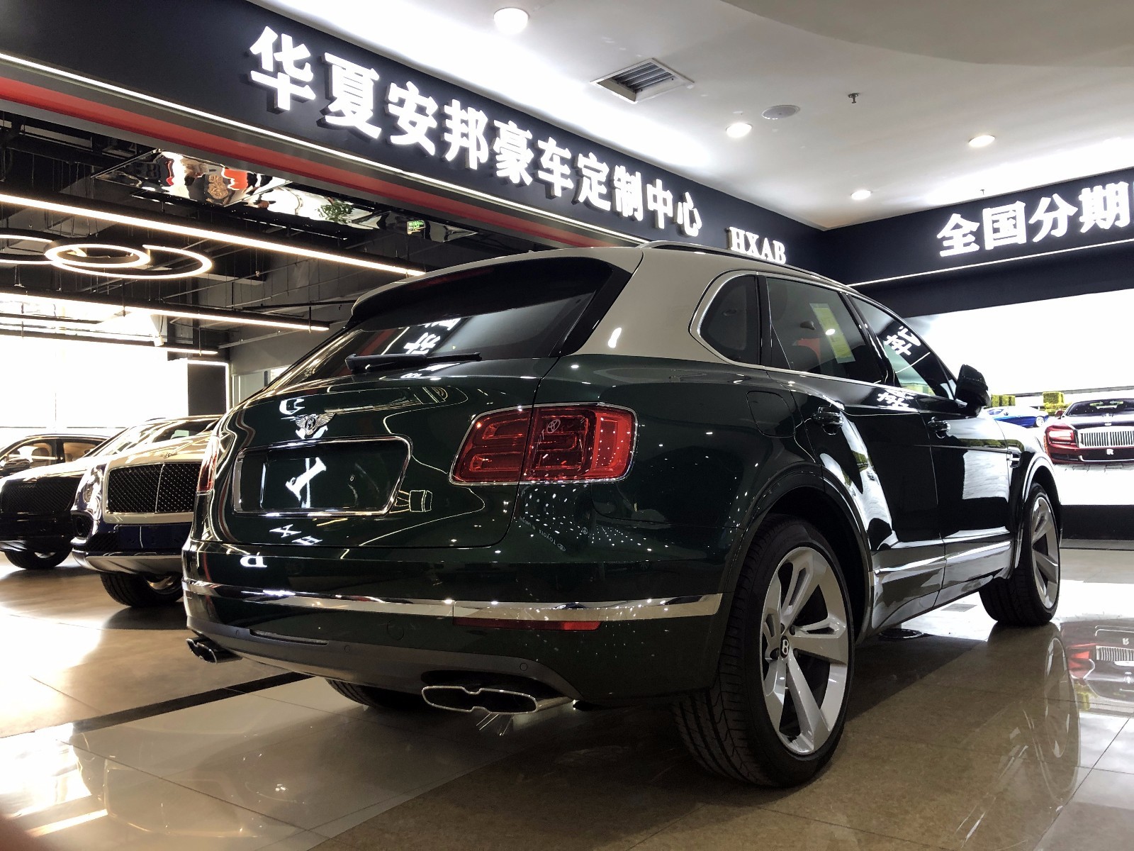 20款宾利添越4.0双拼  低调雅致实力惊人
