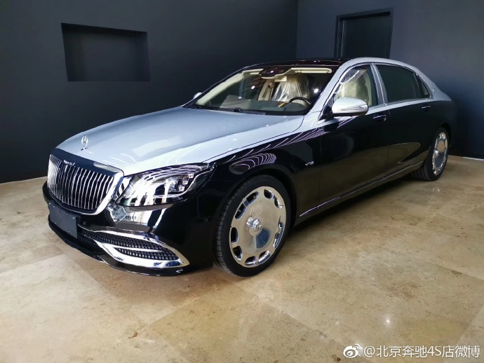 再次定义豪华 双色北京奔驰迈巴赫S680 