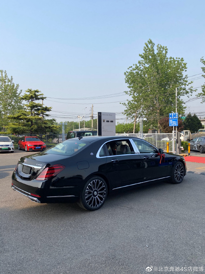至臻时刻 典藏版2021款奔驰迈巴赫S450 