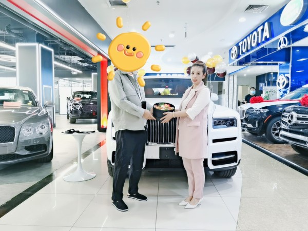 劳斯莱斯库里南豪华SUV 车身线条优美  