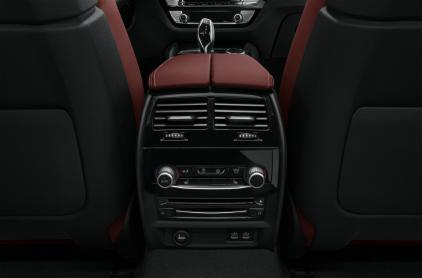 新BMW 5系Li：开宝马，更要坐宝马         