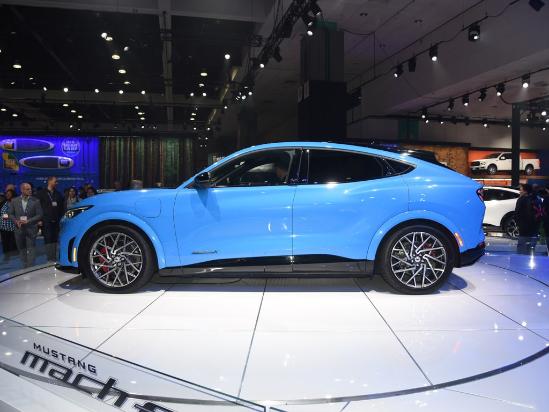 福特首款电动车来袭，百公里加速只需3.5s，能扳倒特斯拉吗？