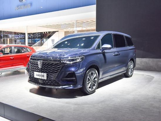 试驾体验荣威iMAX8：后排带通风按摩？简直不要太舒服了