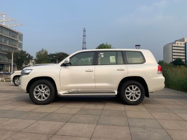 2002款丰田酷路泽4600现车最新88万起售