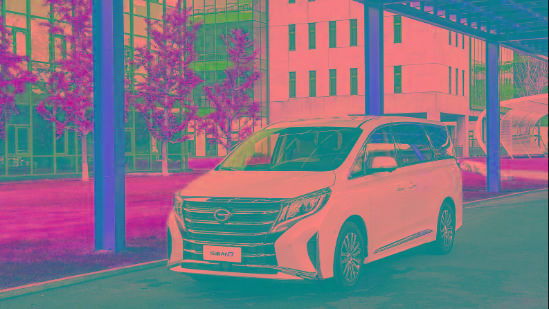 自主中大型MPV中，荣威iMAX8和传祺M8谁更强？