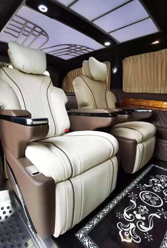 2021新款奔驰威霆平顶Mpv商务车 九速动力更强劲更平稳