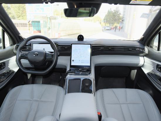 试驾体验蔚来ES8：由“半成品”变成“完全体”它经历了什么？