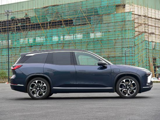 试驾体验蔚来ES8：由“半成品”变成“完全体”它经历了什么？