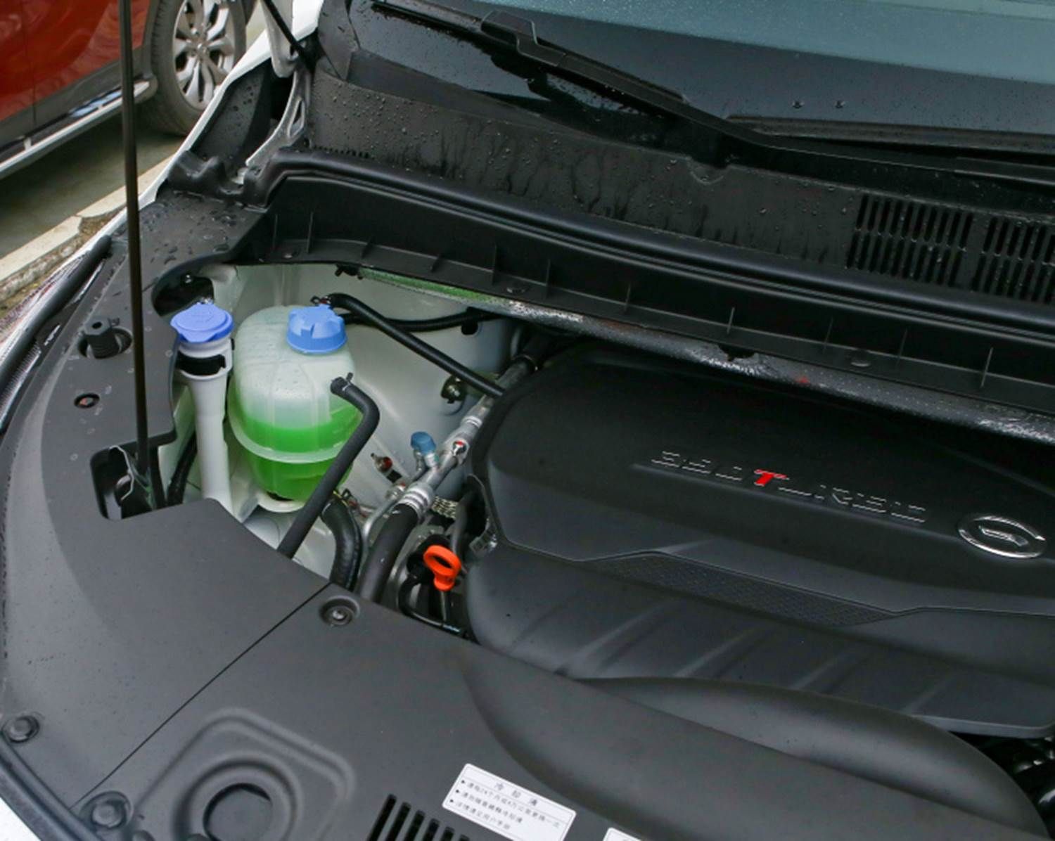 传祺M8室内保险丝盒,海马m5的室内保险丝盒 不用再买高价gl8和奥德赛,传祺m8和荣威imax8也能让人