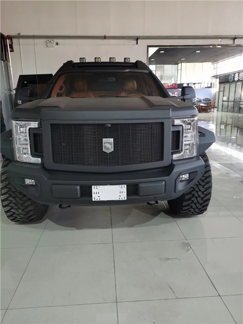 乔治巴顿3.5TT设有隔屏 现车特价优惠出售