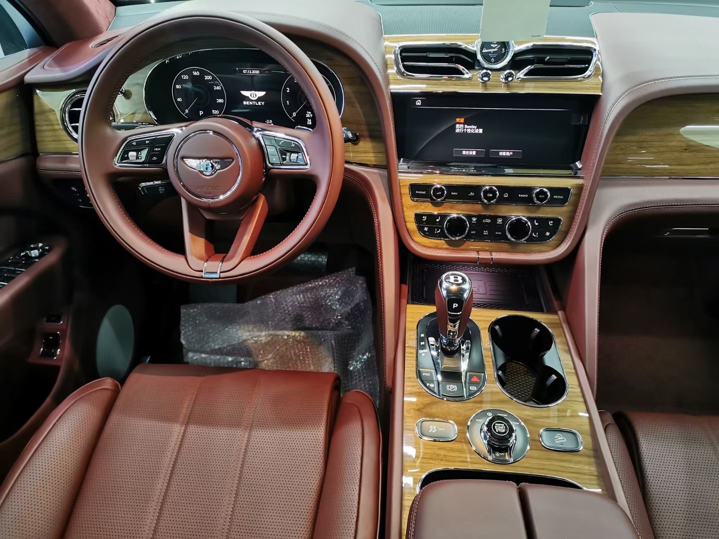 2021款宾利添越 首发限量追求非凡     