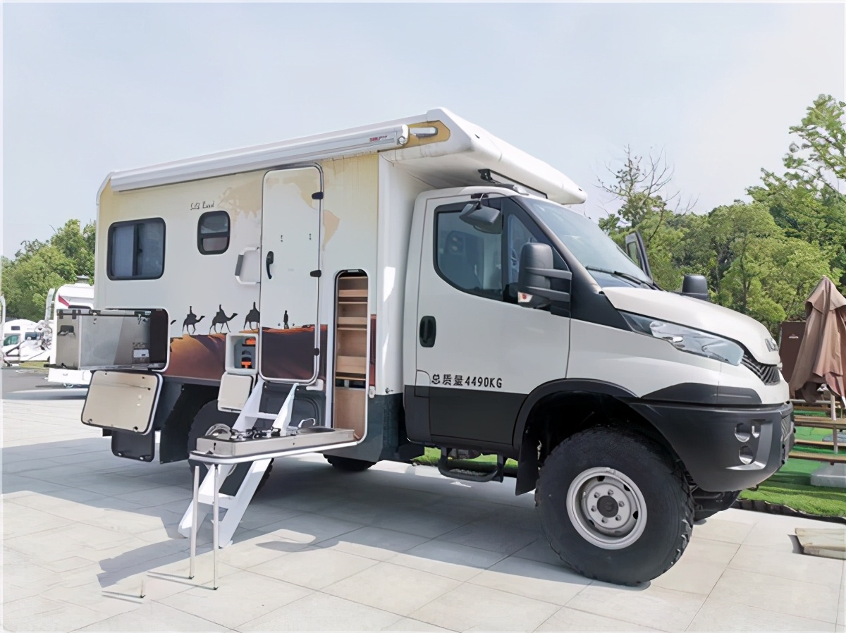 推荐一款进口依维柯4X4越野房车，旅居越野性能屈指可数